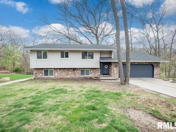 6203 N POST OAK Road, Peoria, IL 61615