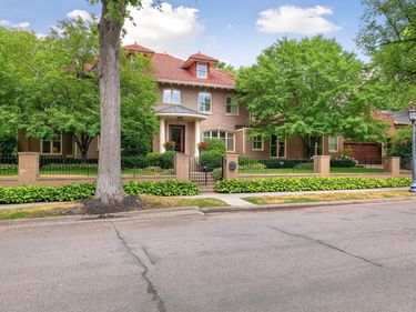 1724 Summit Avenue, Minneapolis, MN 55403