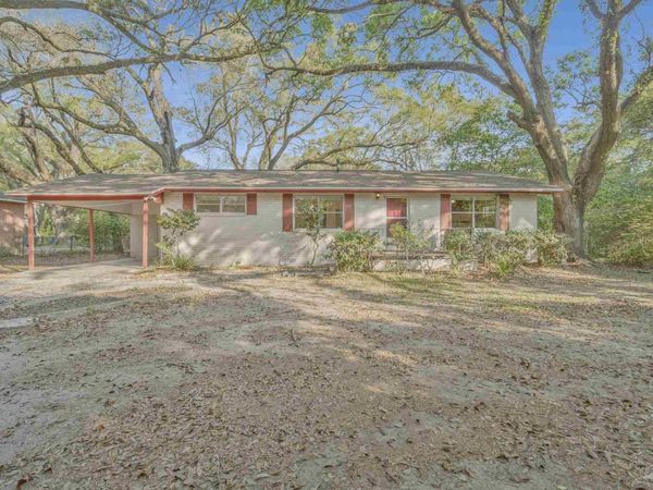 110 Hancock Ln, Pensacola, FL 32503