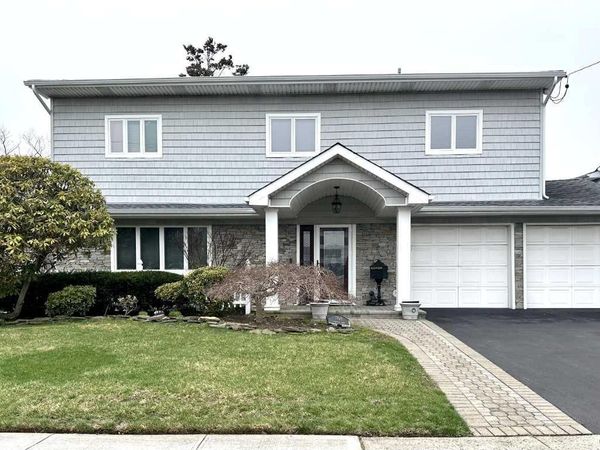 1968 Cynthia Lane , Merrick, NY 11566