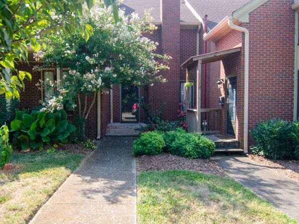 908C Russell St , Nashville, TN 37206