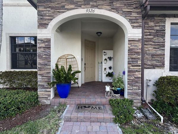 9326 W 33rd Lane, Hialeah, FL 33018