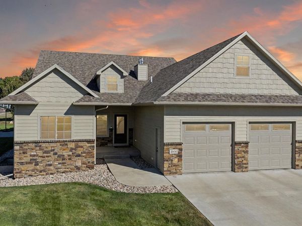 4900 E Cattail Dr, Sioux Falls, SD 57110