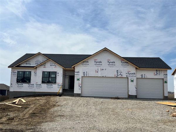 1435 Cardinal Drive, Fairfax, IA 52228
