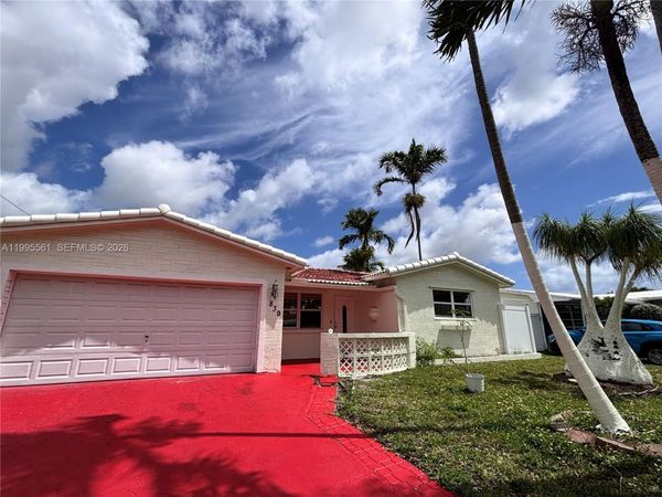839 S Highland Dr, Unit Right, Hollywood, FL 33021