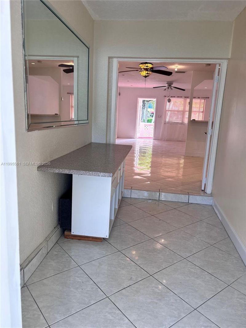839 S Highland Dr, Unit Right, Hollywood, FL 33021 Photo