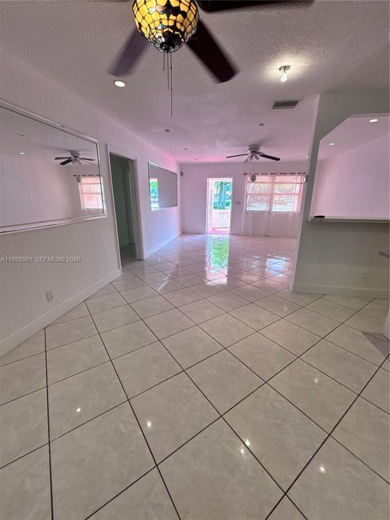 839 S Highland Dr, Unit Right, Hollywood, FL 33021 Photo