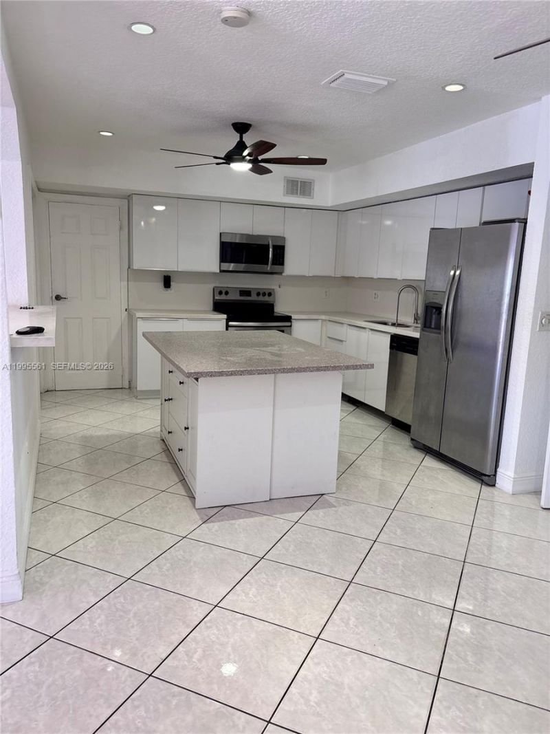 839 S Highland Dr, Unit Right, Hollywood, FL 33021 Photo