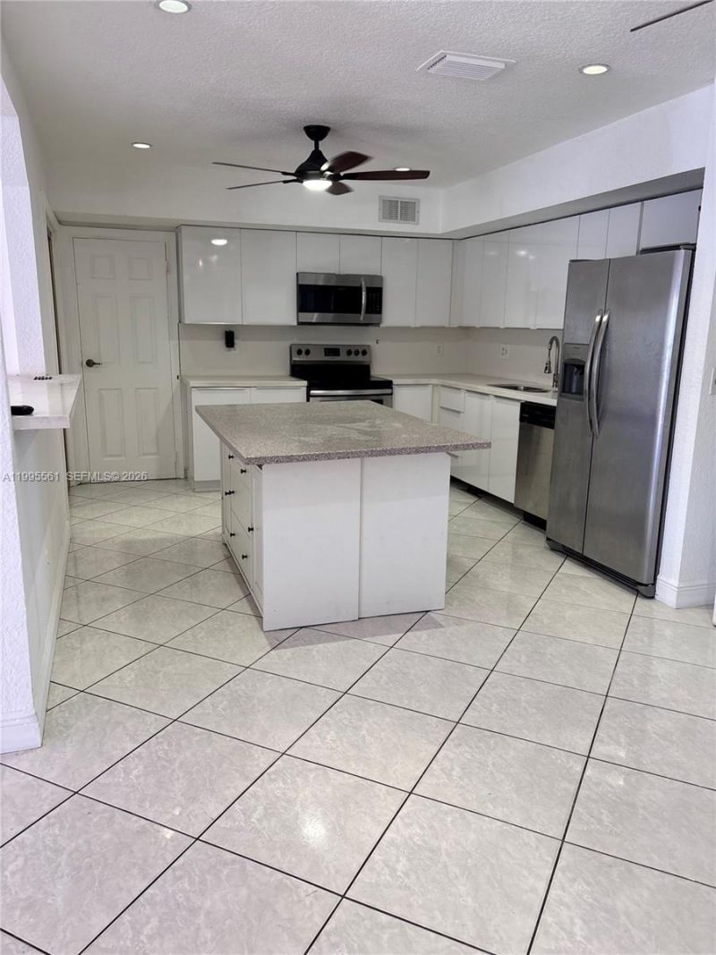 839 S Highland Dr, Unit Right, Hollywood, FL 33021 Photo