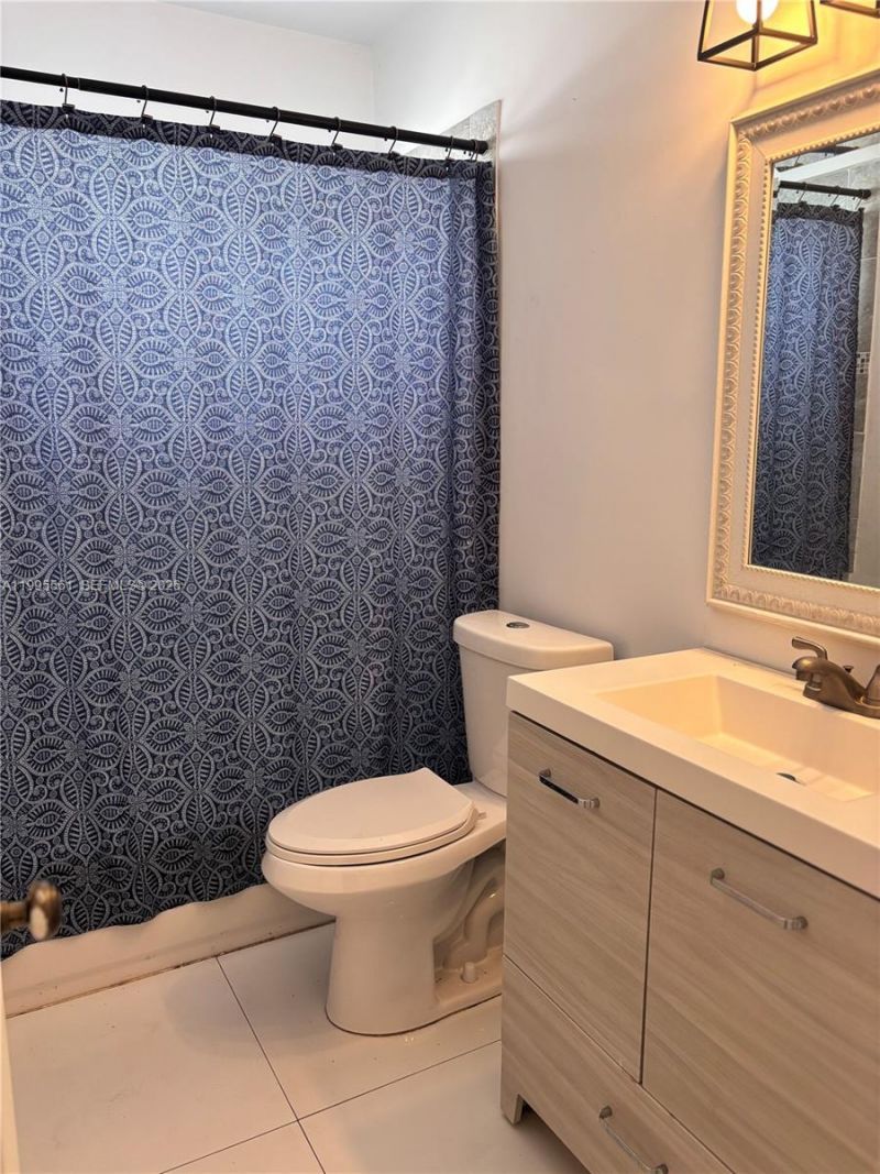 839 S Highland Dr, Unit Right, Hollywood, FL 33021 Photo