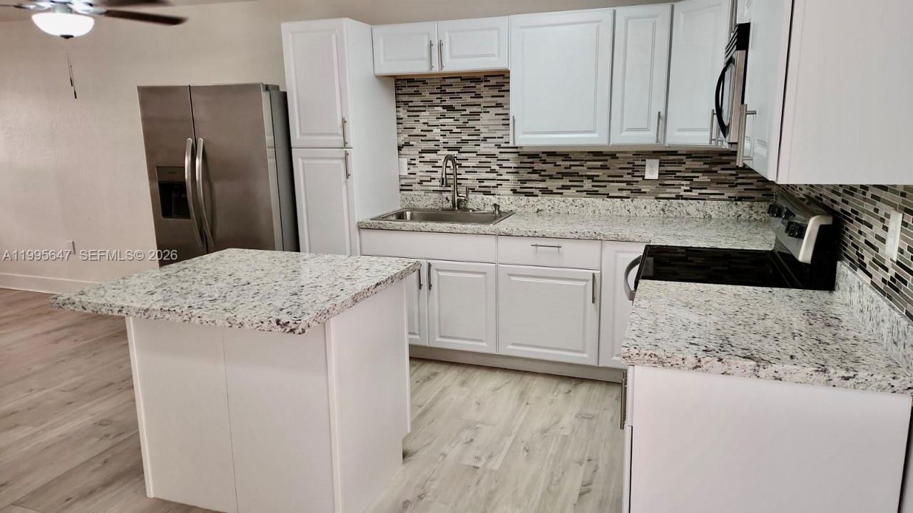 550 SW 115th Ave, Unit 405H, Sweetwater, FL 33174 Photo