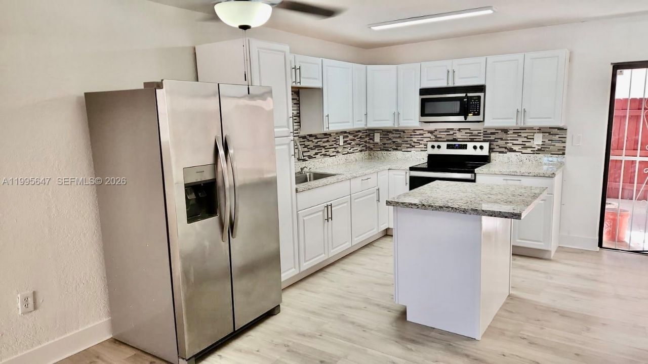 550 SW 115th Ave, Unit 405H, Sweetwater, FL 33174 Photo