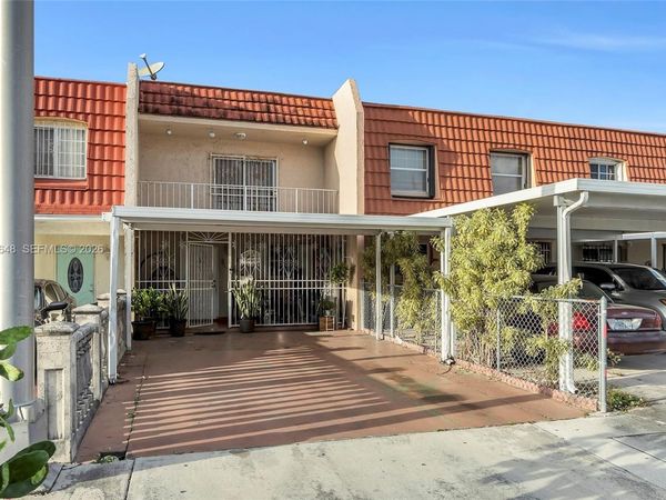 805 W 79th Pl , Hialeah, FL 33014