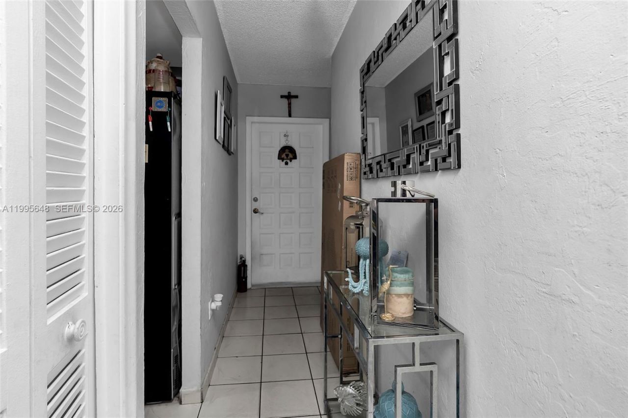 805 W 79th Pl, Hialeah, FL 33014 Photo