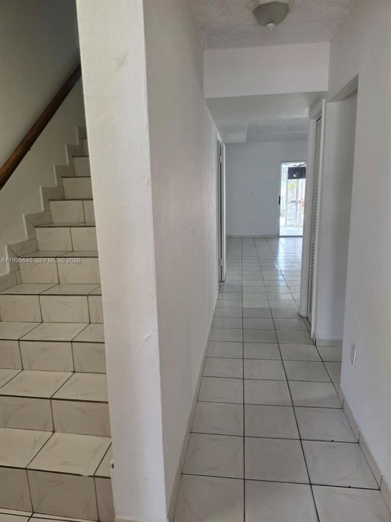 805 W 79th Pl, Hialeah, FL 33014 Photo