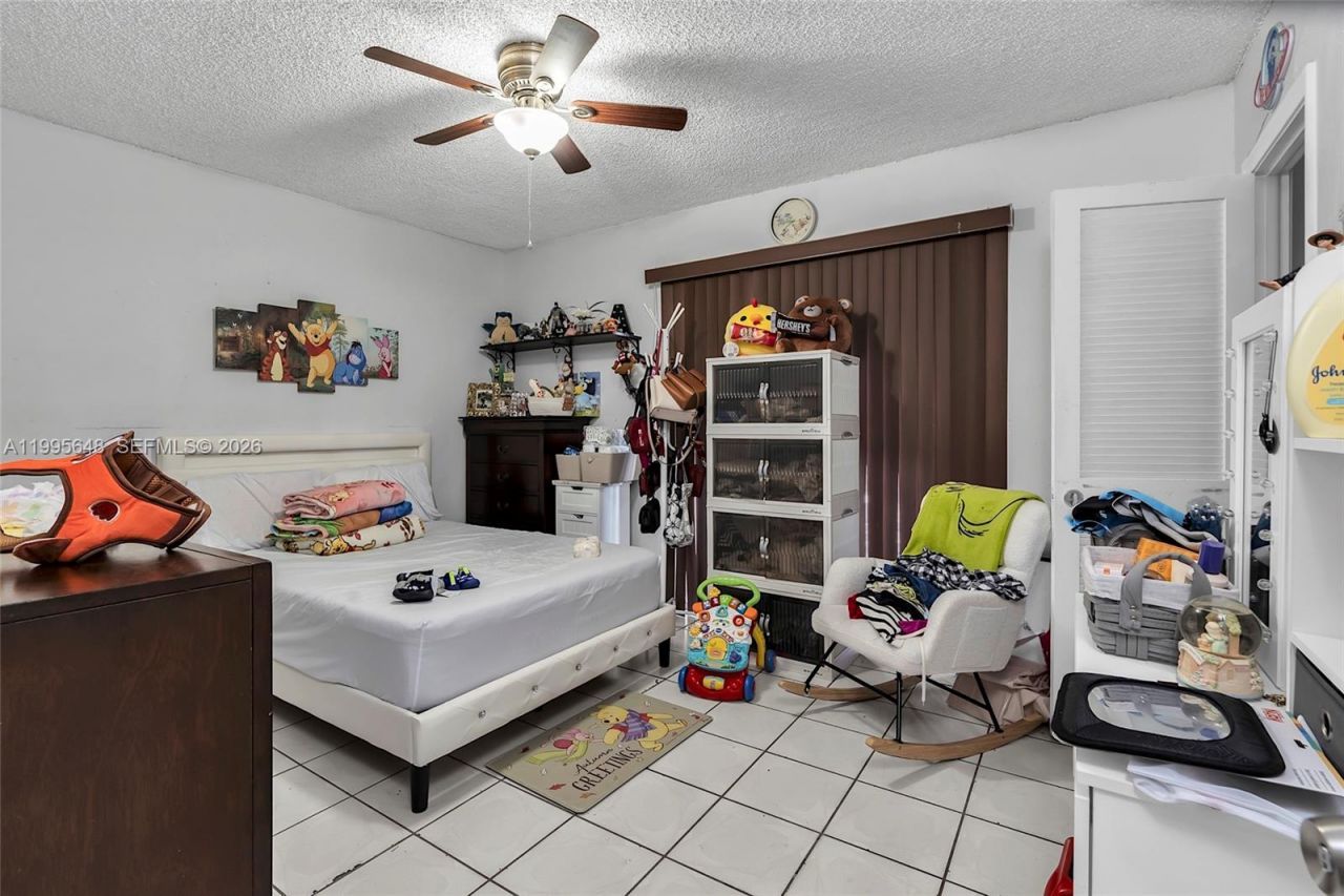 805 W 79th Pl, Hialeah, FL 33014 Photo