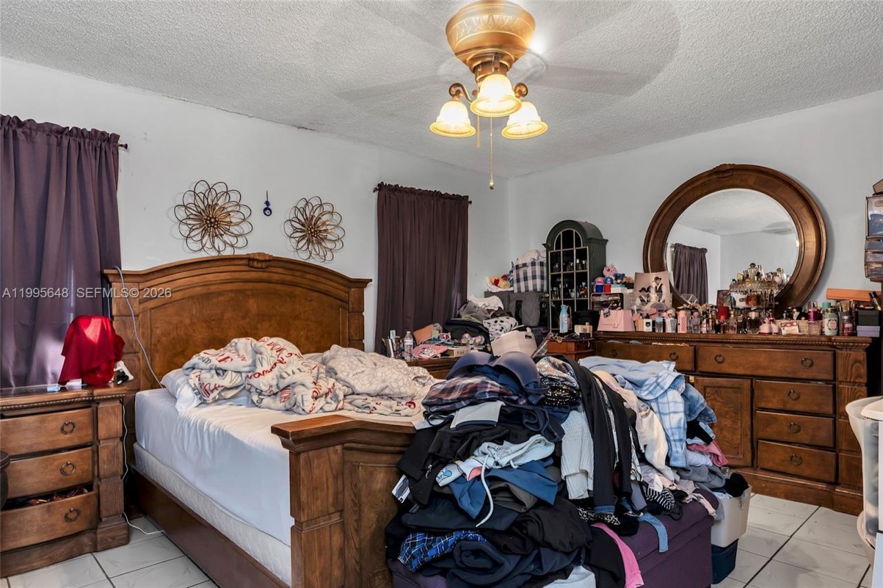 805 W 79th Pl, Hialeah, FL 33014 Photo