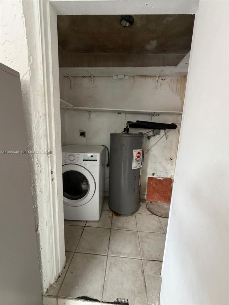 805 W 79th Pl, Hialeah, FL 33014 Photo