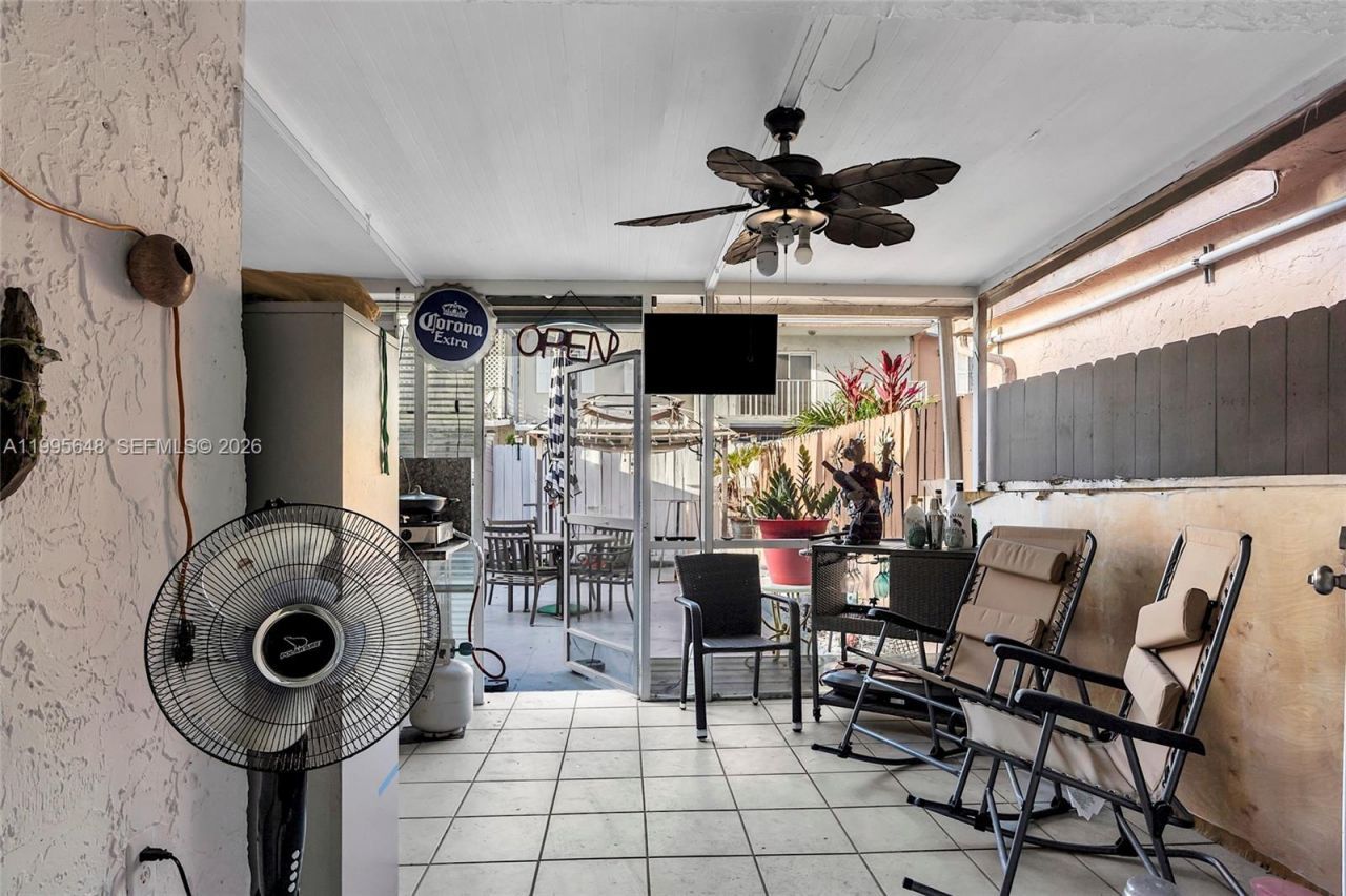 805 W 79th Pl, Hialeah, FL 33014 Photo