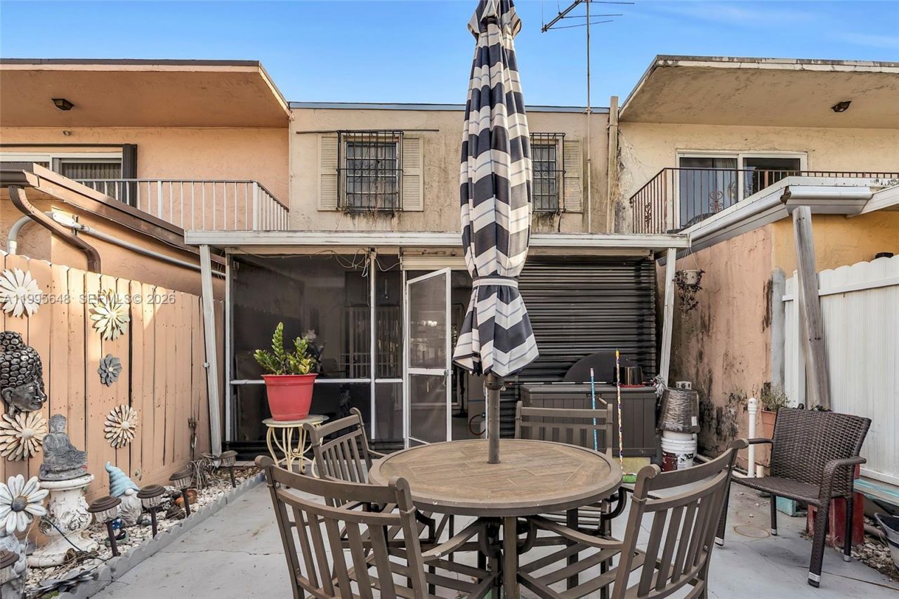 805 W 79th Pl, Hialeah, FL 33014 Photo