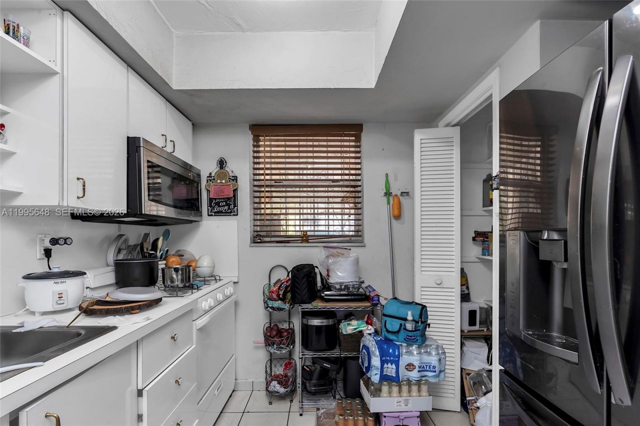 805 W 79th Pl, Hialeah, FL 33014 Photo