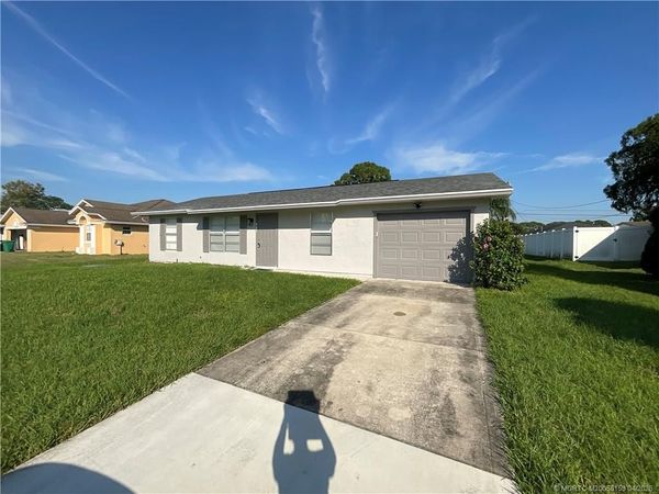 941 SW Fenway Road, Port St Lucie, FL 34953