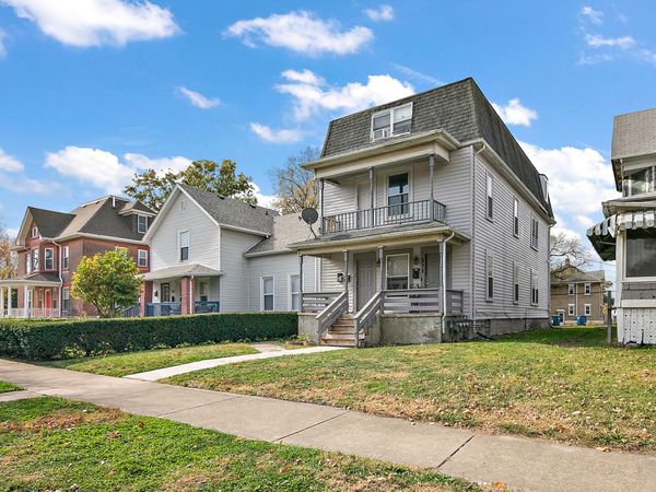 273 S 3rd Avenue , Kankakee, IL 60901