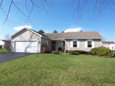 940 Limpet Dr, Webster, NY 14580