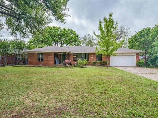 1018 W Avenue F, Garland, TX 75040