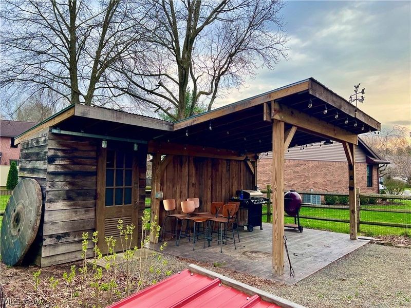 105 Poolview Circle, Dover, OH 44622 Photo 18