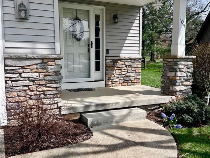 105 Poolview Circle, Dover, OH 44622 Photo 2