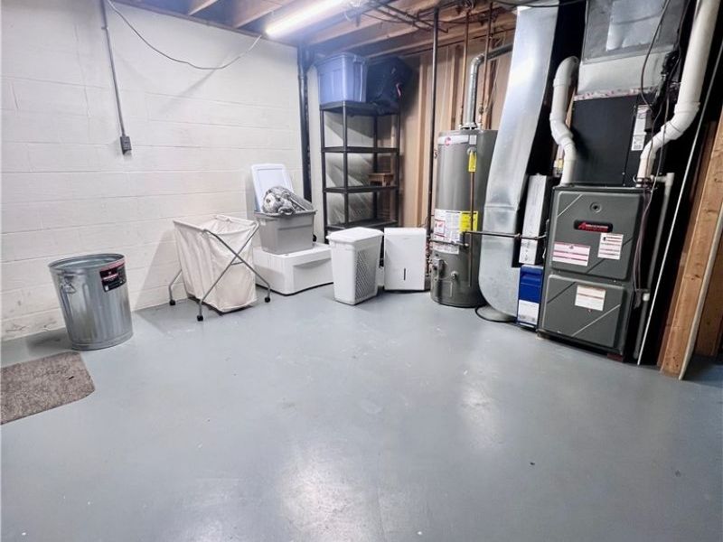 105 Poolview Circle, Dover, OH 44622 Photo 21