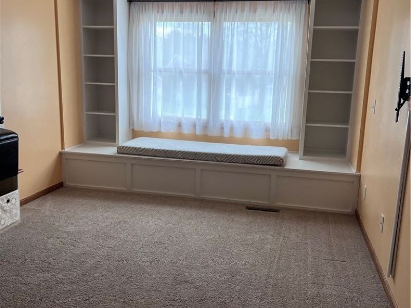 105 Poolview Circle, Dover, OH 44622 Photo 24