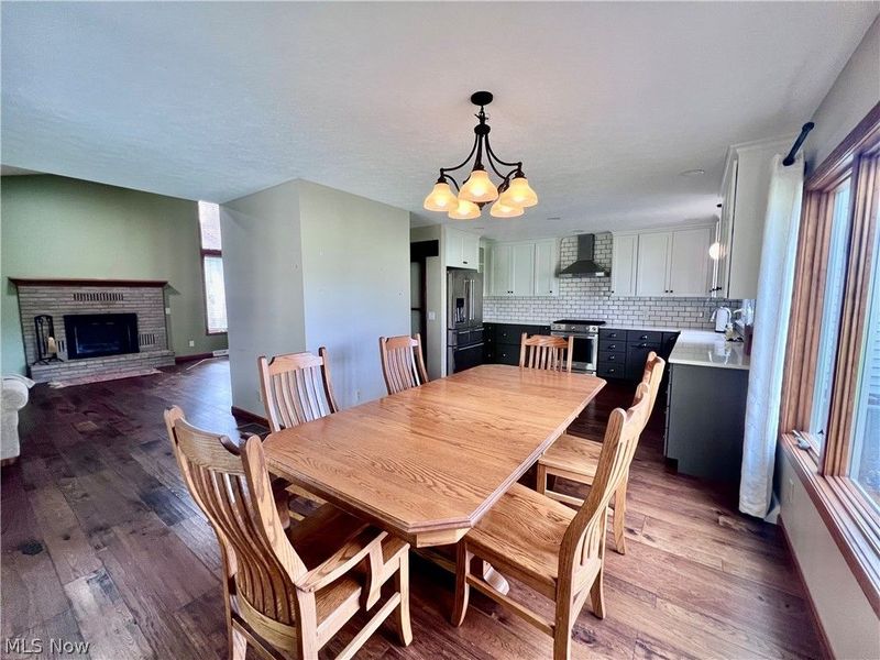 105 Poolview Circle, Dover, OH 44622 Photo 6