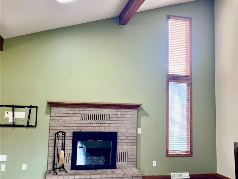 105 Poolview Circle, Dover, OH 44622 Photo 9