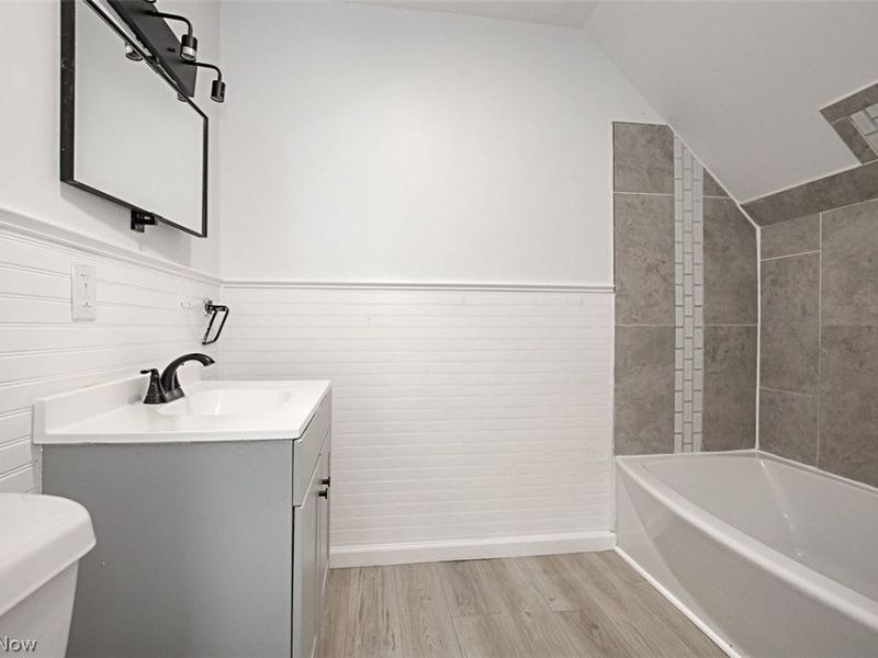 886 E 75th Street , Cleveland, OH 44103 Photo 15