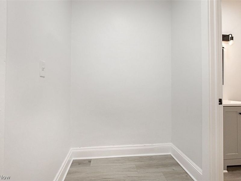 886 E 75th Street , Cleveland, OH 44103 Photo 16