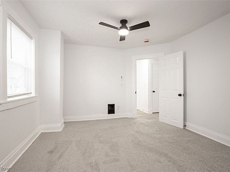 886 E 75th Street , Cleveland, OH 44103 Photo 5