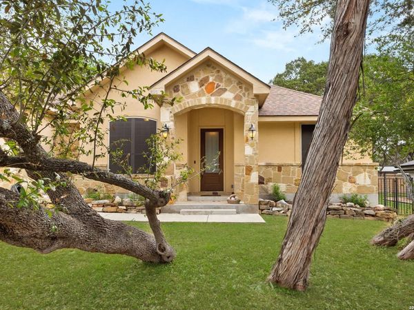 820 Mission Hills, New Braunfels, TX 78130