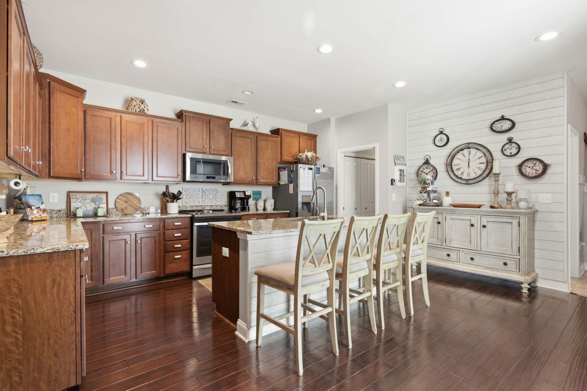 6244 Catalina Dr. Photo 5