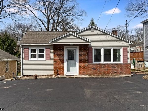 106 Dupont Ave, Hopatcong, NJ 07843