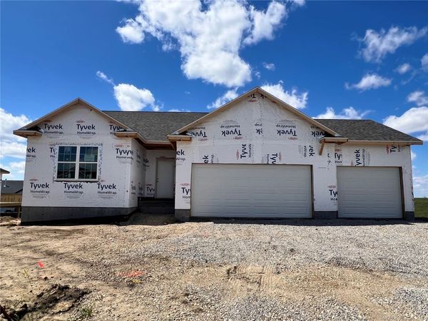 1443 Cardinal Drive, Fairfax, IA 52228