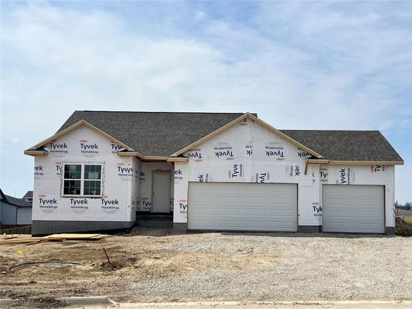 1443 Cardinal Drive, Fairfax, IA 52228