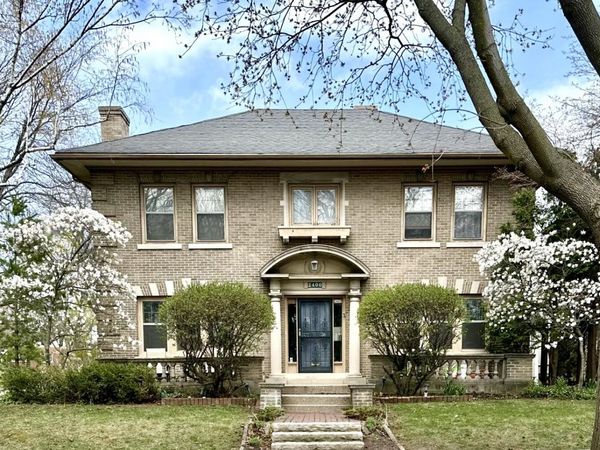 2400 E Newton Ave, Shorewood, WI 53211