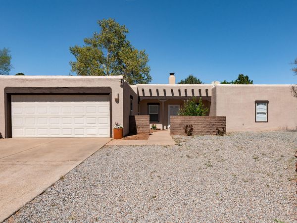 5417 Chapel Drive NW, Albuquerque, NM 87114