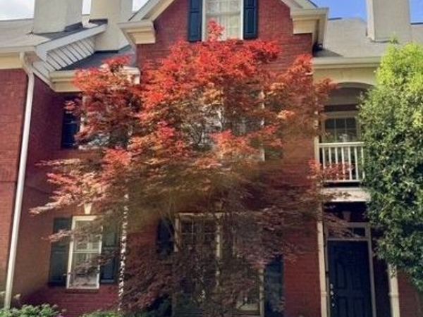 1160 Brookhaven Glen NE, Atlanta, GA 30319