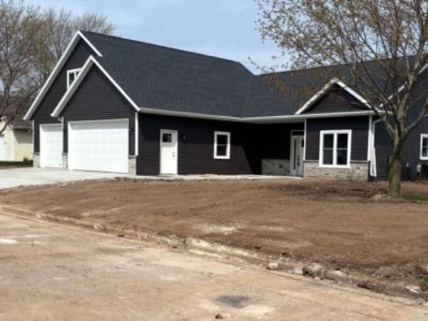 224 N 9TH STREET, Hilbert, WI 54129