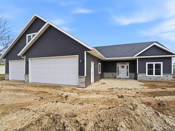 224 N 9TH STREET, Hilbert, WI 54129