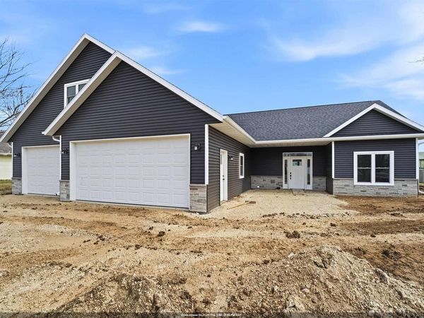 224 N 9TH STREET, Hilbert, WI 54129