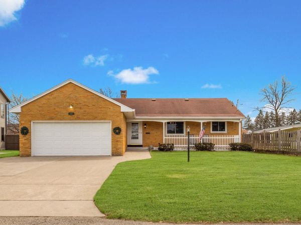 2515 17TH AVENUE, Menominee, MI 49858